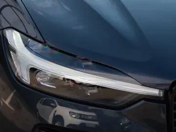 VOLVO XC60 B4 MHEV AT AWD Plus Dark