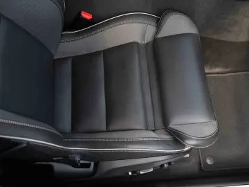 VOLVO XC60 B4 MHEV AT AWD Plus Dark