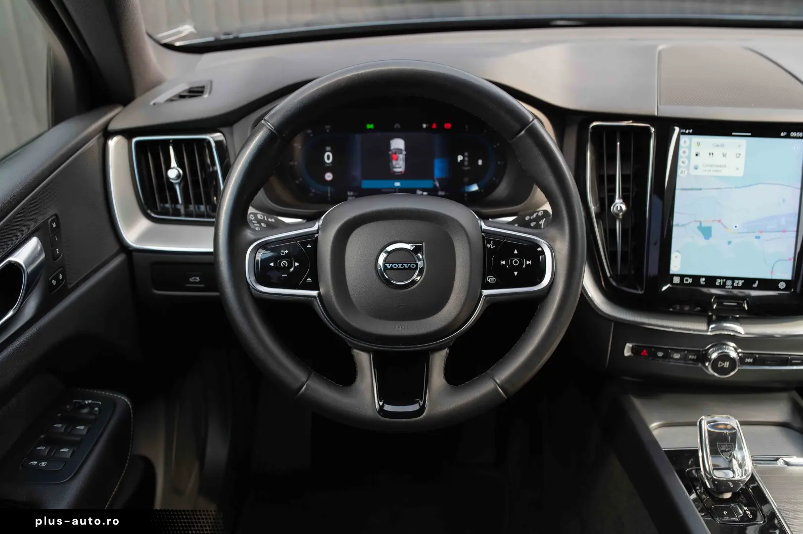 VOLVO XC60 B4 MHEV AT AWD Plus Dark