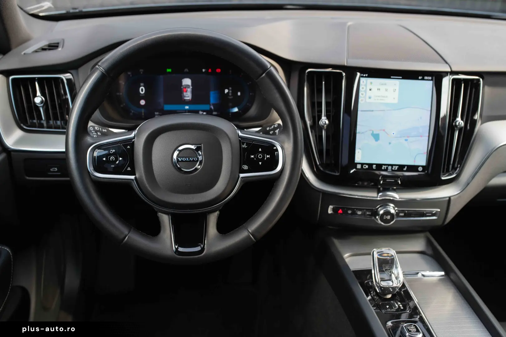 VOLVO XC60 B4 MHEV AT AWD Plus Dark