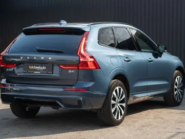 VOLVO XC60 B4 MHEV AT AWD Plus Dark