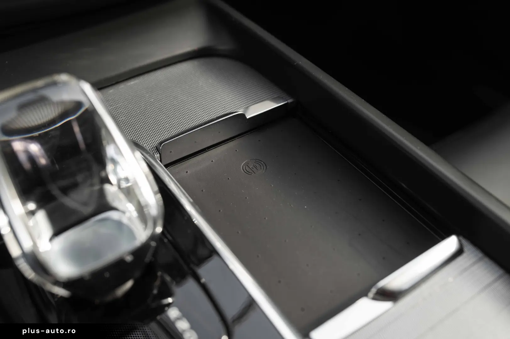 VOLVO XC60 B4 MHEV AT AWD Plus Dark