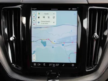 VOLVO XC60 B4 MHEV AT AWD Plus Dark