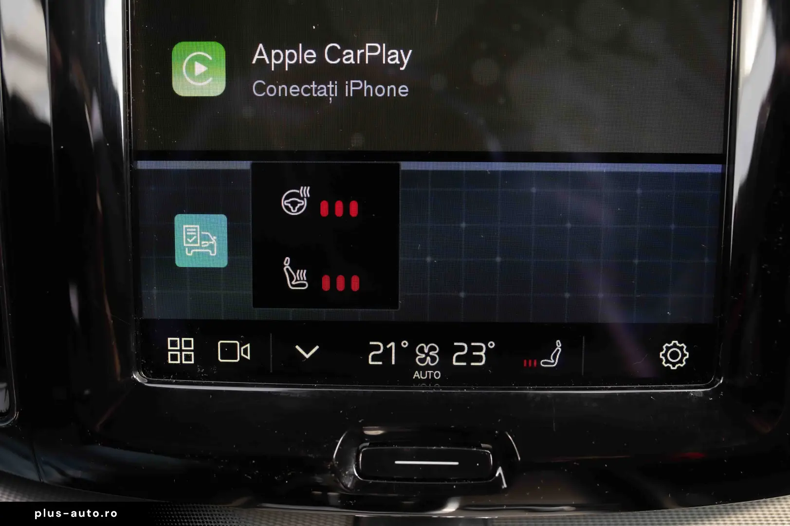 VOLVO XC60 B4 MHEV AT AWD Plus Dark