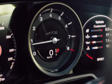 Porsche 911 Carrera 4GTS AeroKit Lift 360 Ventil Sunroof