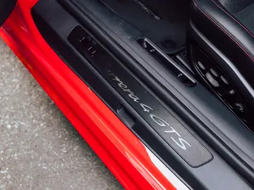 Porsche 911 Carrera 4GTS AeroKit Lift 360 Ventil Sunroof