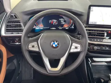 BMW X3 xDrive20dA LiveCock.Laserl.HUD.ACC.AHK.ParkAs