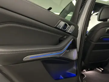 BMW X5 xDrive30d M Sportpaket Pro B&W Pano. AHK DAB