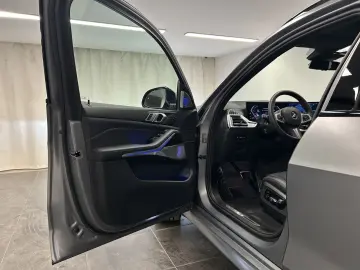 BMW X5 xDrive30d M Sportpaket Pro B&W Pano. AHK DAB