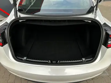 TESLA Model 3 Long Range Dual AWD Facelift Matrix AHK