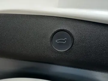 TESLA Model 3 Long Range Dual AWD Facelift Matrix AHK