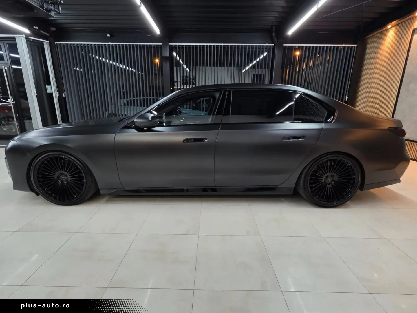 BMW 740 d xDrive M Sport FROZEN CINEMA EXECUTIVE