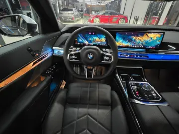 BMW 740 d xDrive M Sport FROZEN CINEMA EXECUTIVE