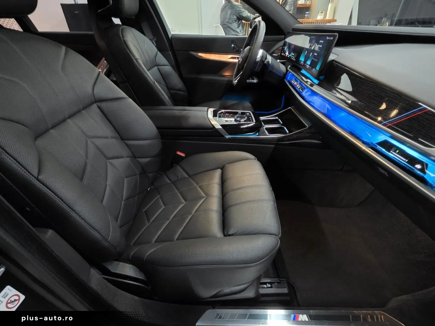 BMW 740 d xDrive M Sport FROZEN CINEMA EXECUTIVE