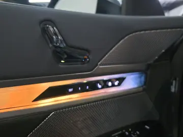 BMW 740 d xDrive M Sport FROZEN CINEMA EXECUTIVE