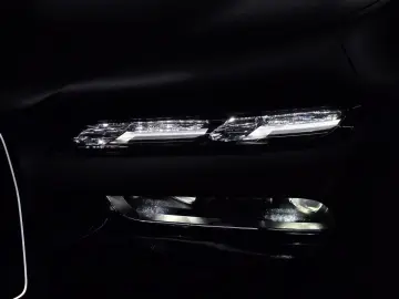 BMW 740 d xDrive M Sport FROZEN CINEMA EXECUTIVE