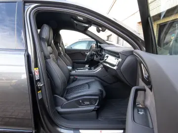 AUDI Q7 50TDI Competition Plus AIR Massage AHK SoftCl