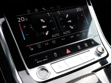 AUDI Q7 50TDI Competition Plus AIR Massage AHK SoftCl