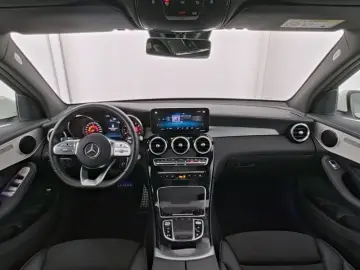 MERCEDES-BENZ GLC 300 4M AMG Pano Business Plus