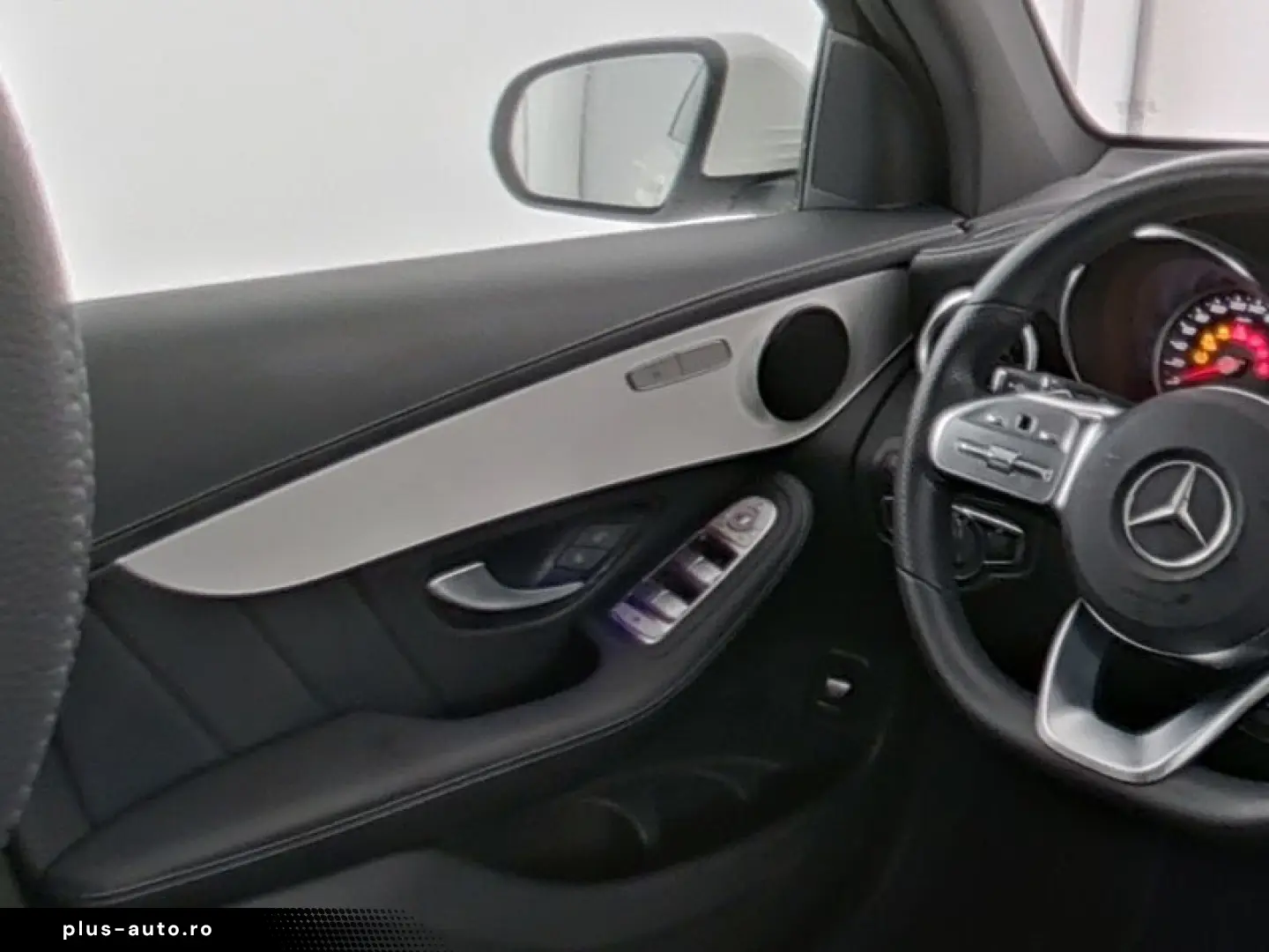 MERCEDES-BENZ GLC 300 4M AMG Pano Business Plus