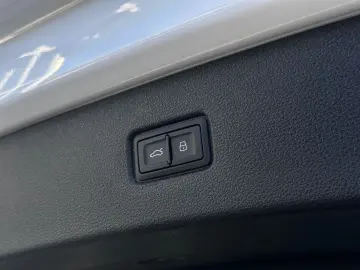 AUDI Q7 50 TDI qu.tipt. S LINE AIR AHZV STHZG 7 SITZE