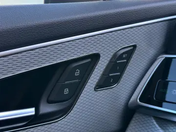 AUDI Q7 50 TDI qu.tipt. S LINE AIR AHZV STHZG 7 SITZE