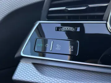 AUDI Q7 50 TDI qu.tipt. S LINE AIR AHZV STHZG 7 SITZE