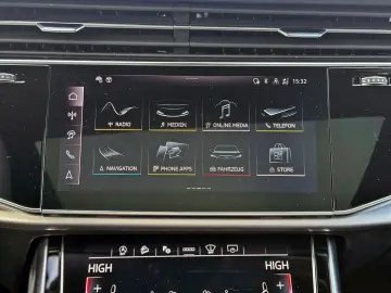 AUDI Q7 50TDI qu S LINE BLACK PANO HUD 7-SITZER