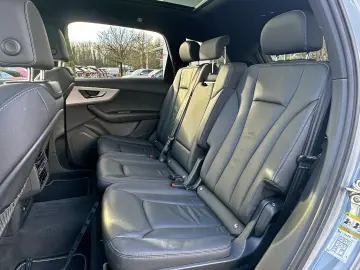 AUDI Q7 50TDI qu S LINE BLACK PANO HUD 7-SITZER