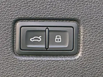 AUDI Q7 50TDI qu S LINE BLACK PANO HUD 7-SITZER