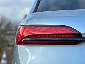 AUDI Q7 50TDI qu S LINE BLACK PANO HUD 7-SITZER