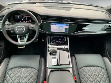 AUDI Q7 3.0 TDI quattro competition plus AHK Pano 22'