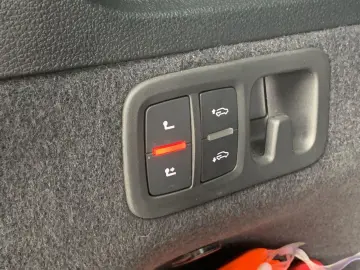 AUDI Q7 3.0 TDI quattro competition plus AHK Pano 22'