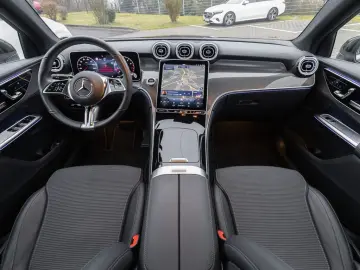 MERCEDES-BENZ GLC 200 4MATIC Coupé AUT LM SpurH