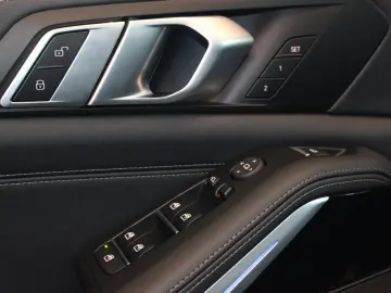 BMW X5 xDrive30d M-Sport PNRM HUD Kamera