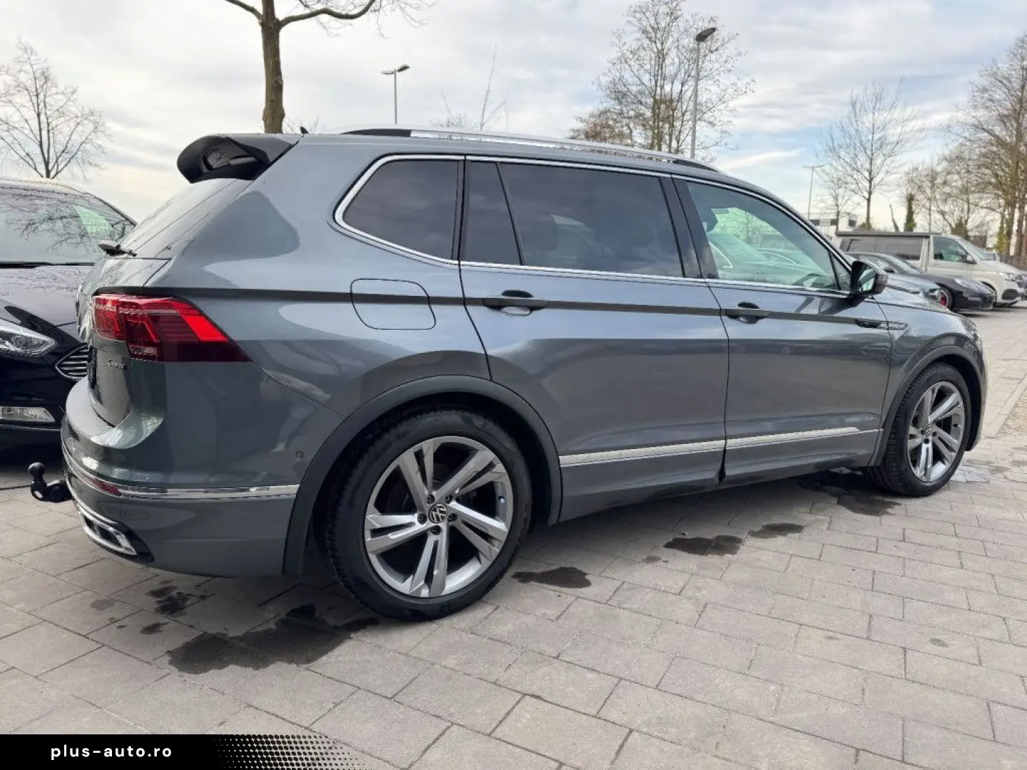 VW Tiguan Allspace R-Line 4Motion  7-SITZER PANO