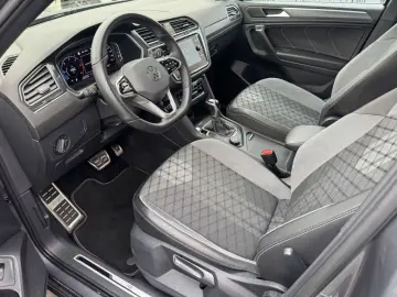 VW Tiguan Allspace R-Line 4Motion  7-SITZER PANO