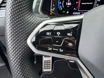 VW Tiguan Allspace R-Line 4Motion  7-SITZER PANO