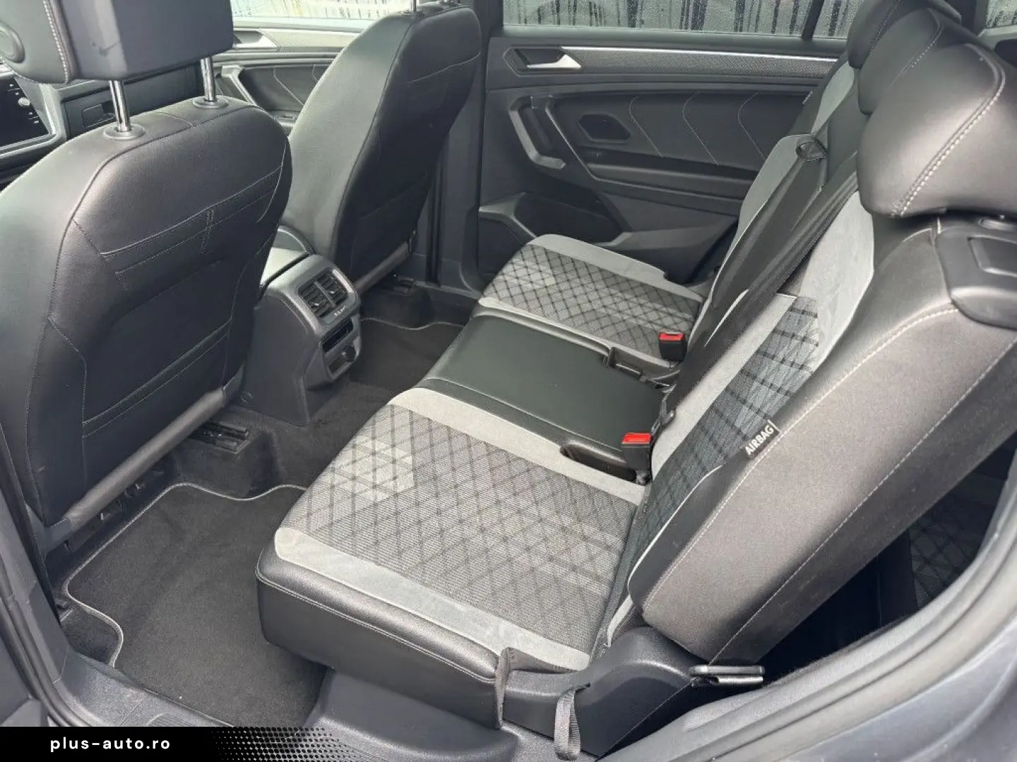 VW Tiguan Allspace R-Line 4Motion  7-SITZER PANO