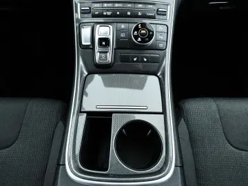 HYUNDAI Santa Fe 1.6 T-GDI  Plug-In Hybrid 4WD LED Navi