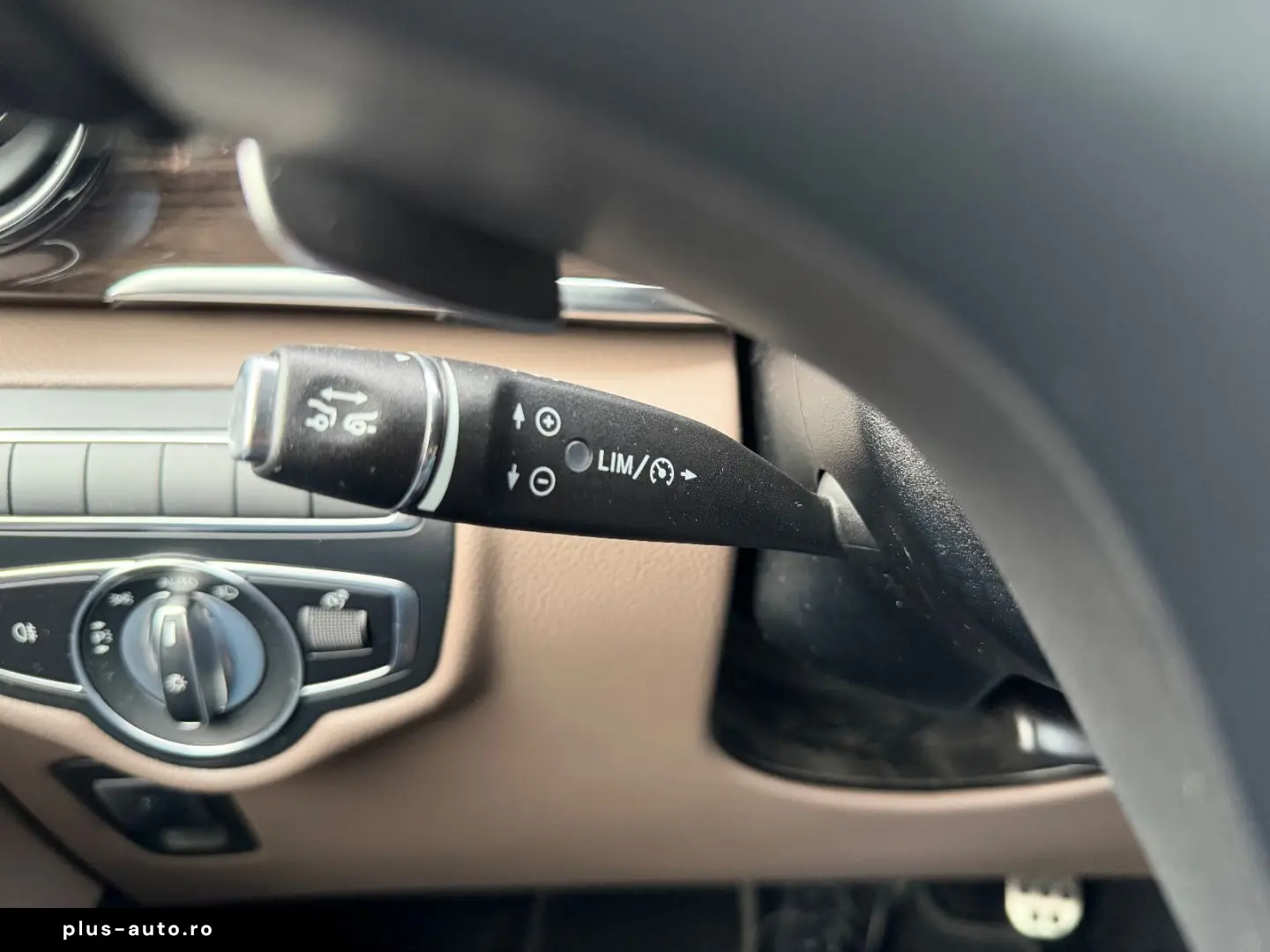 MERCEDES-BENZ V300 4M Lang AMG -ACC-2xEl.Tür-Pano-RF&hellip;