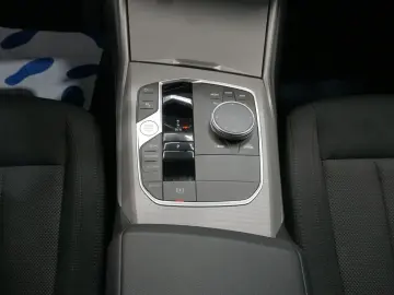 BMW 320 d xDrive Limousine LED WIDESCREEN DAB