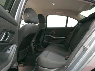 BMW 320 d xDrive Limousine LED WIDESCREEN DAB