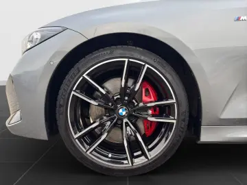 BMW M340d xDrive M SportPro LivePro CarPlay Driving