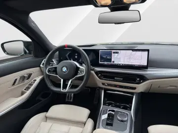 BMW M340d xDrive M SportPro LivePro CarPlay Driving