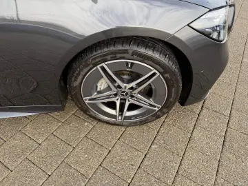 MERCEDES-BENZ C 200 d AMG Line Pano Memory Kamera uvm.