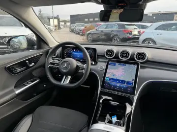 MERCEDES-BENZ C 200 d AMG Line Pano Memory Kamera uvm.