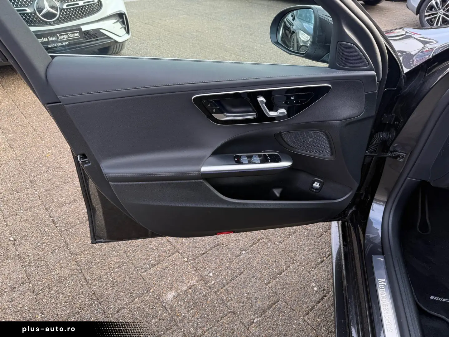 MERCEDES-BENZ C 200 d AMG Line Pano Memory Kamera uvm.