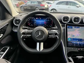 MERCEDES-BENZ C 200 d AMG Line Pano Memory Kamera uvm.
