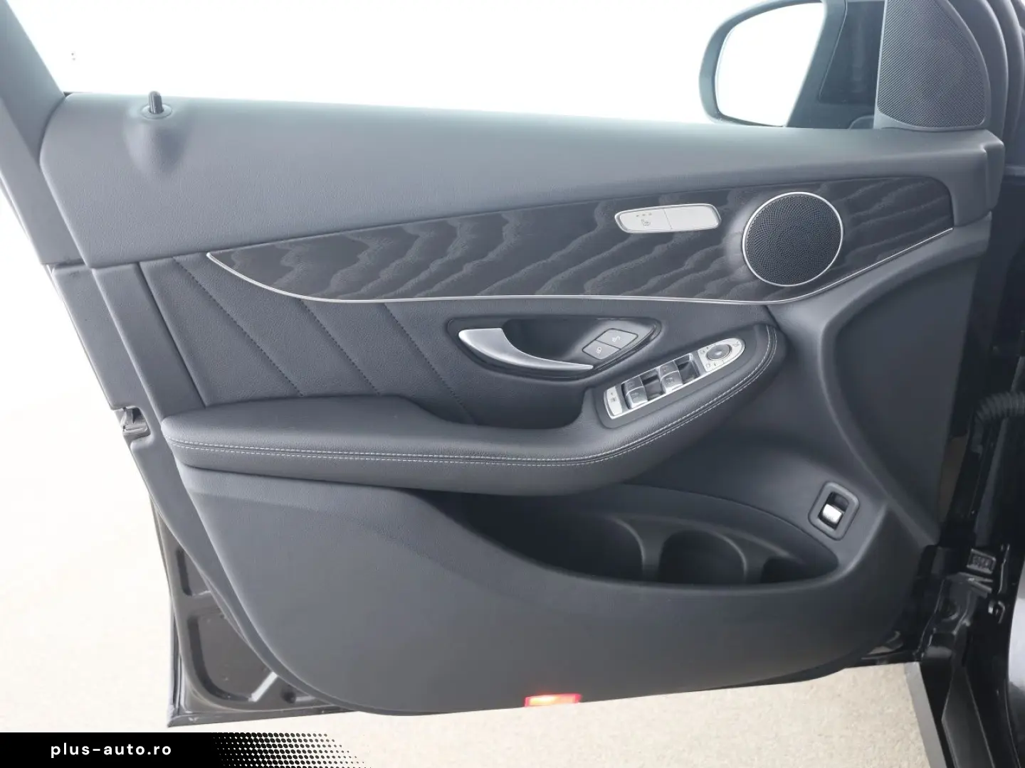 MERCEDES-BENZ GLC 300 de 4M AMG AHK Night LED Kamera Navi